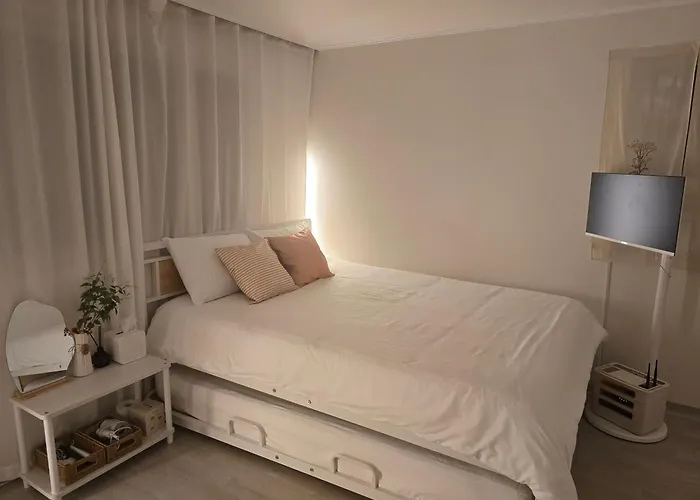 Mangwon Mangwon Station 2min 2 Queen Beds Hongdae Nearby *